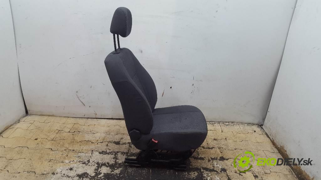 RENAULT MODUS   2005 48kW   1461 Sedadlo ľavy  (Sedačky, sedadlá)