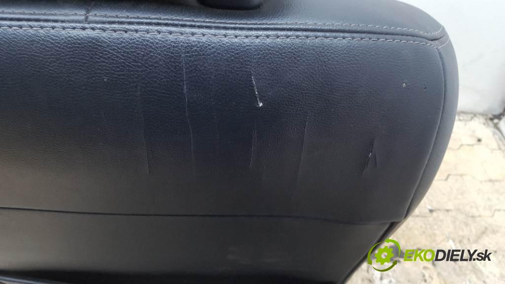 MITSUBISHI OUTLANDER II LIFT 2010 103kW II LIFT 1968 Sedadlo pravy  (Sedačky, sedadlá)