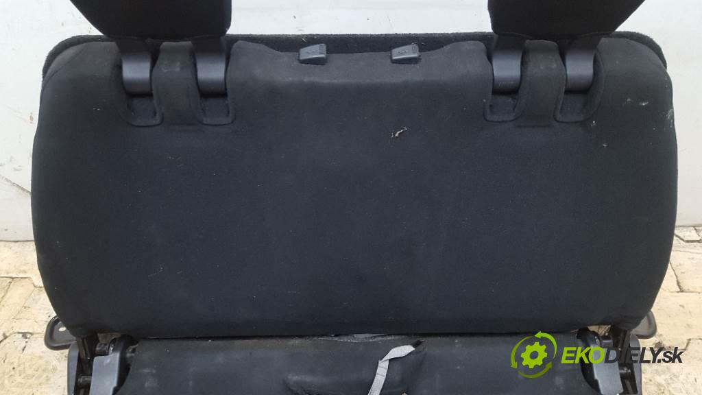 MITSUBISHI OUTLANDER II LIFT 2010 103kW II LIFT 1968 Sedadlo zad  3 RZĄD (Sedačky, sedadlá)