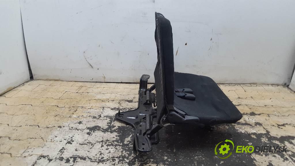 MITSUBISHI OUTLANDER II LIFT 2010 103kW II LIFT 1968 Sedadlo zad  3 RZĄD (Sedačky, sedadlá)