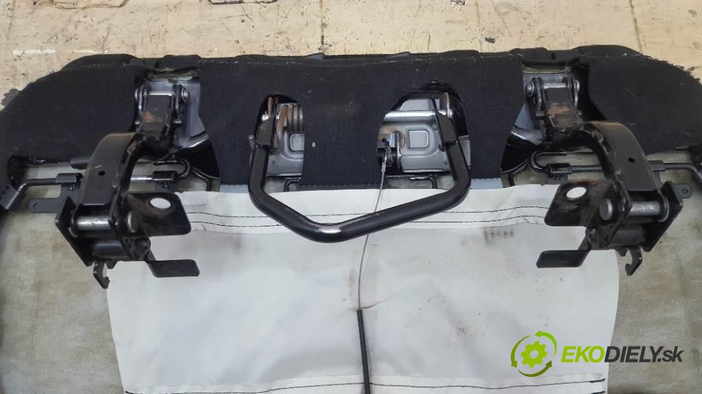 MITSUBISHI OUTLANDER II LIFT 2010 103kW II LIFT 1968 Sedadlo zad  3 RZĄD (Sedačky, sedadlá)