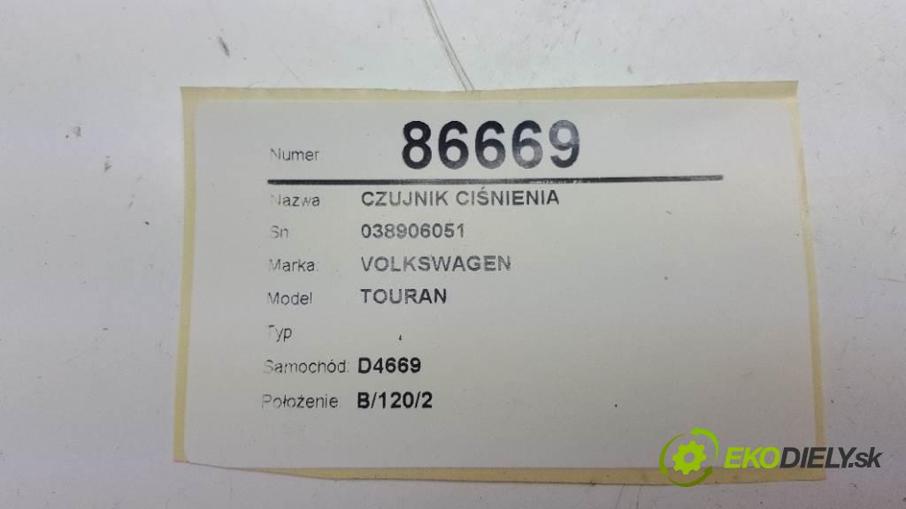 VOLKSWAGEN TOURAN  2006 77kW    1896 snímač tlaku 038906051 (Snímače tlaku)