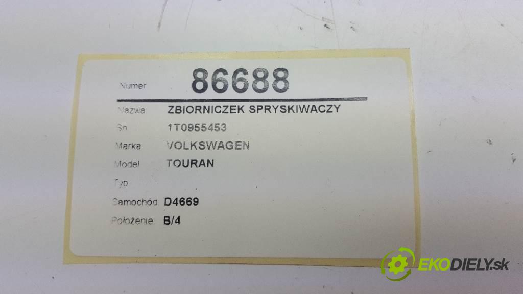 VOLKSWAGEN TOURAN  2006 77kW    1896 nádržka ostřikovačů 1T0955453