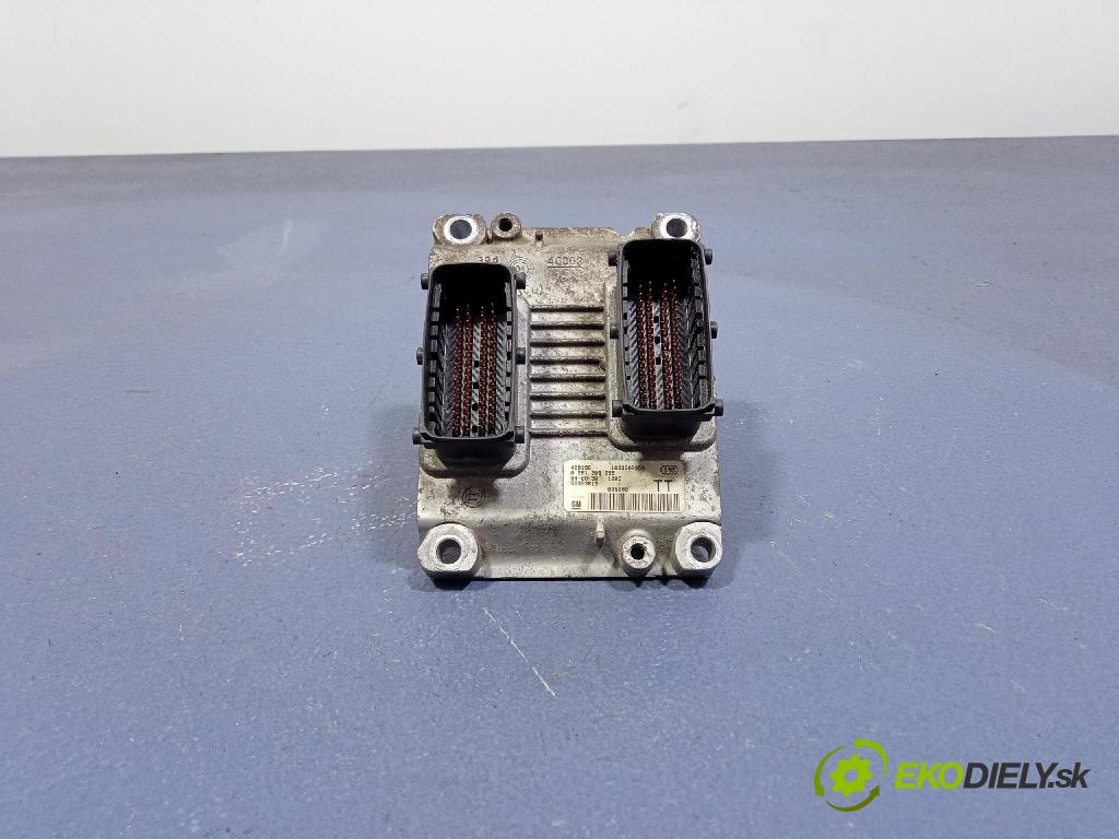 Opel Meriva-a 2005 řídící jednotka Motor: 55353613