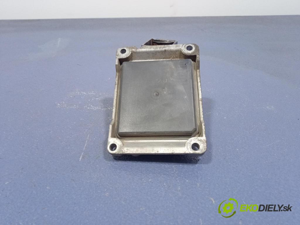 Opel Meriva-a 2005 řídící jednotka Motor: 55353613