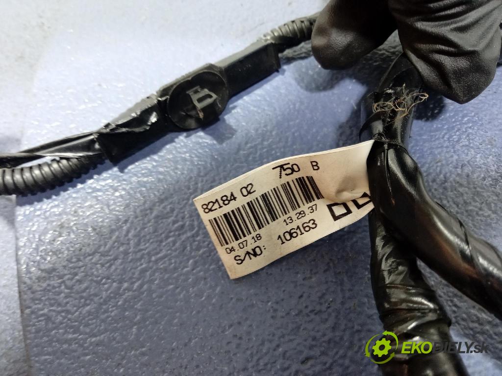 Toyota Auris 2018 inštalácia Elektrický: 8218402