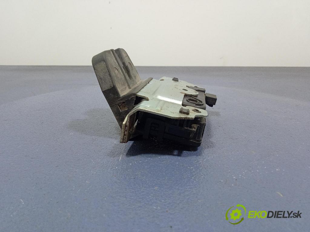 Opel Astra 2005 zámek Klapky: kufr 13117285