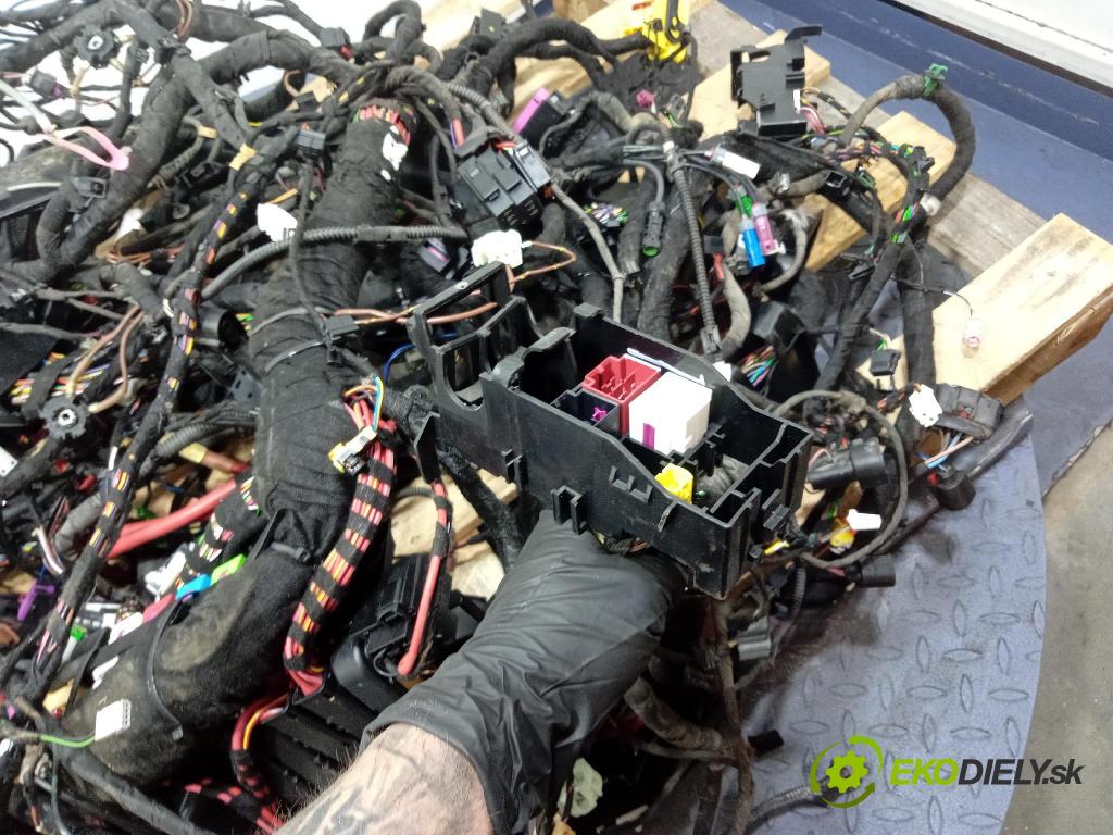 Audi A6 2021 instalace Elektrický: