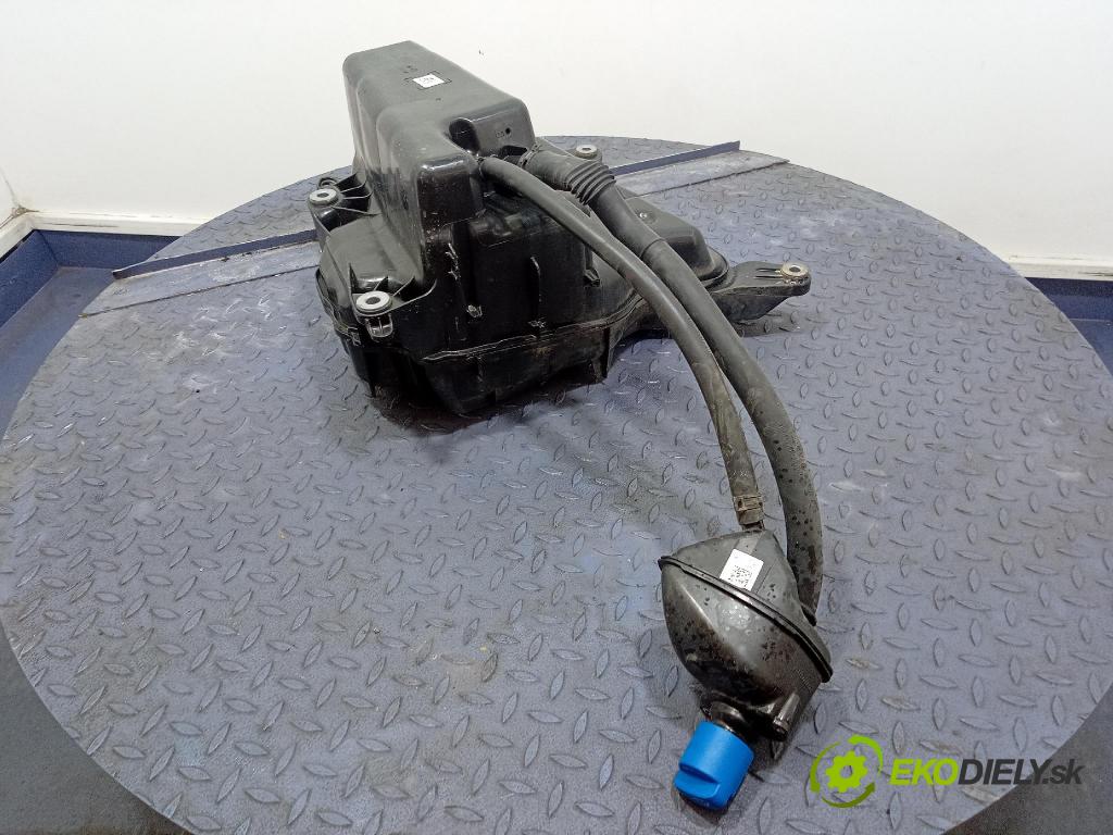 Audi A6 2021 Nádrž: AdBlue 4K0131878L
