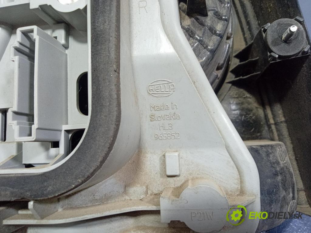 Volkswagen Polo 2005 svetlo / reflektor zad Prava: Vonkajsia: 965348