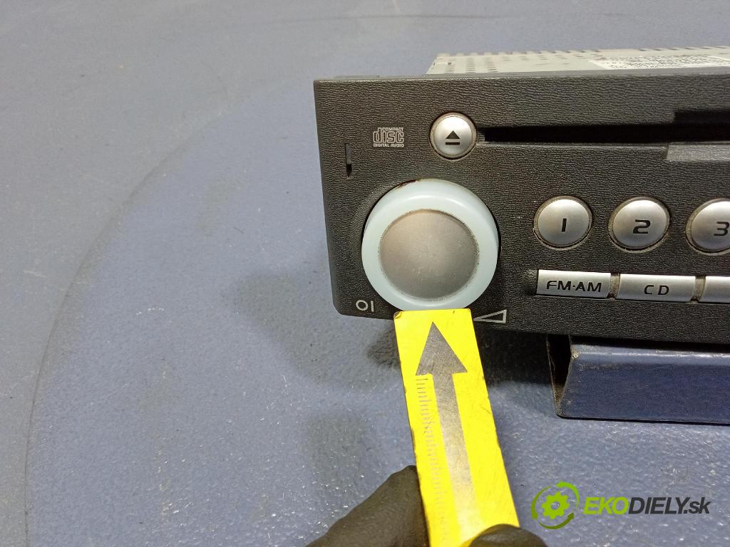Mitsubishi Colt 2006 Radio I Navigace: MR587702