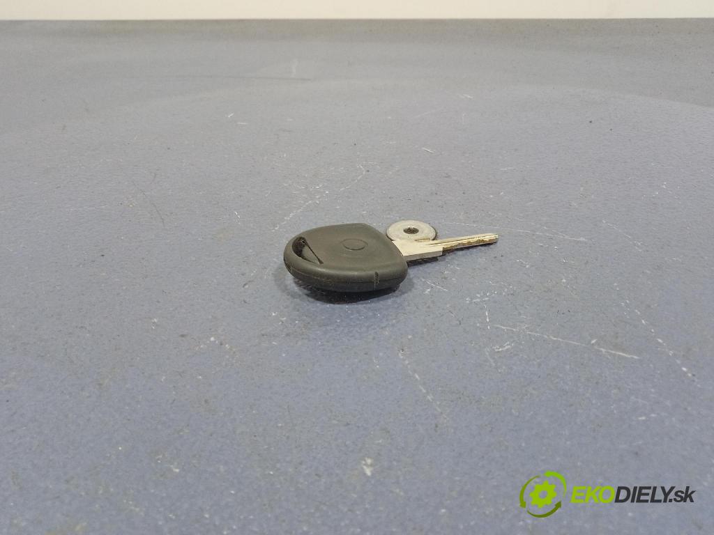 Opel Zafira 2003 řídící jednotka Motor: 55351752