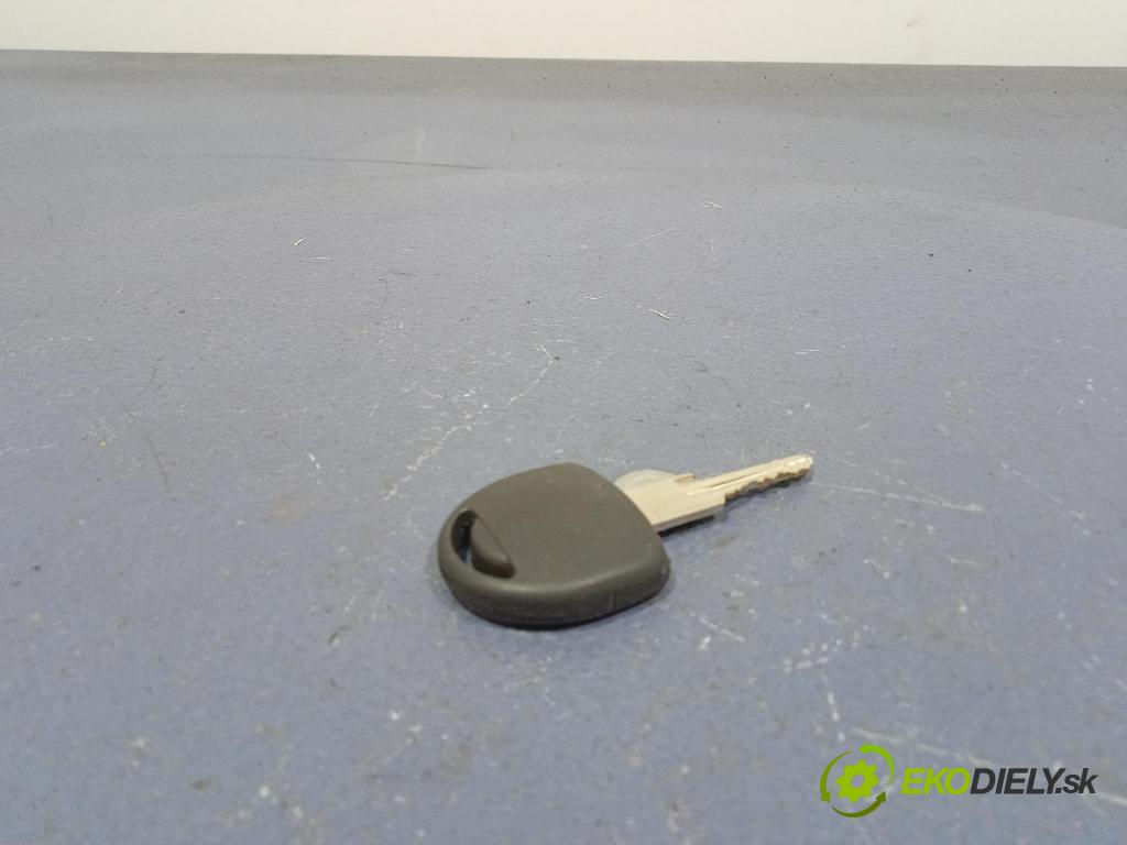 Opel Zafira 2003 řídící jednotka Motor: 55351752