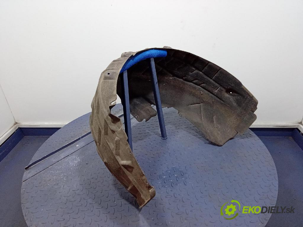 Audi A6 2021 Blatník: plastický: zad