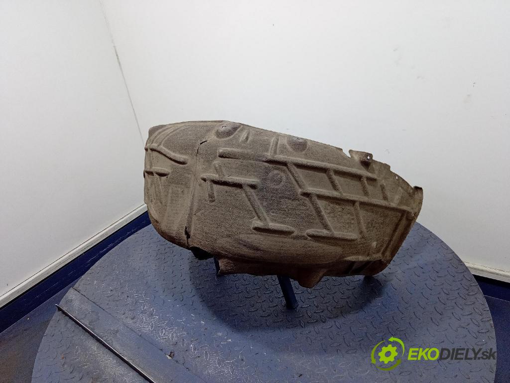 Audi A6 2021 Blatník: plastický: zad