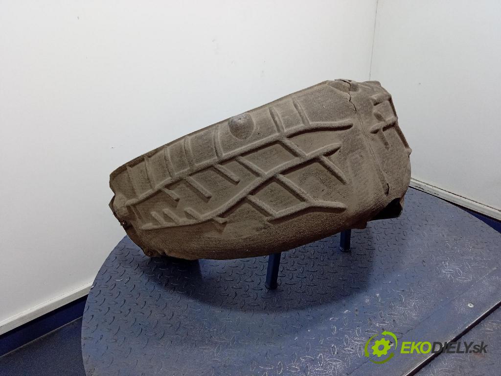 Audi A6 2021 Blatník: plastický: zad 