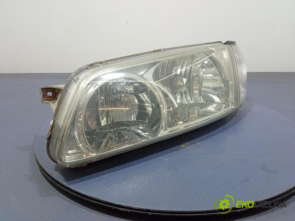 Hyundai H-1 2003 Reflektor: Vľavo: 92101-4A5XX