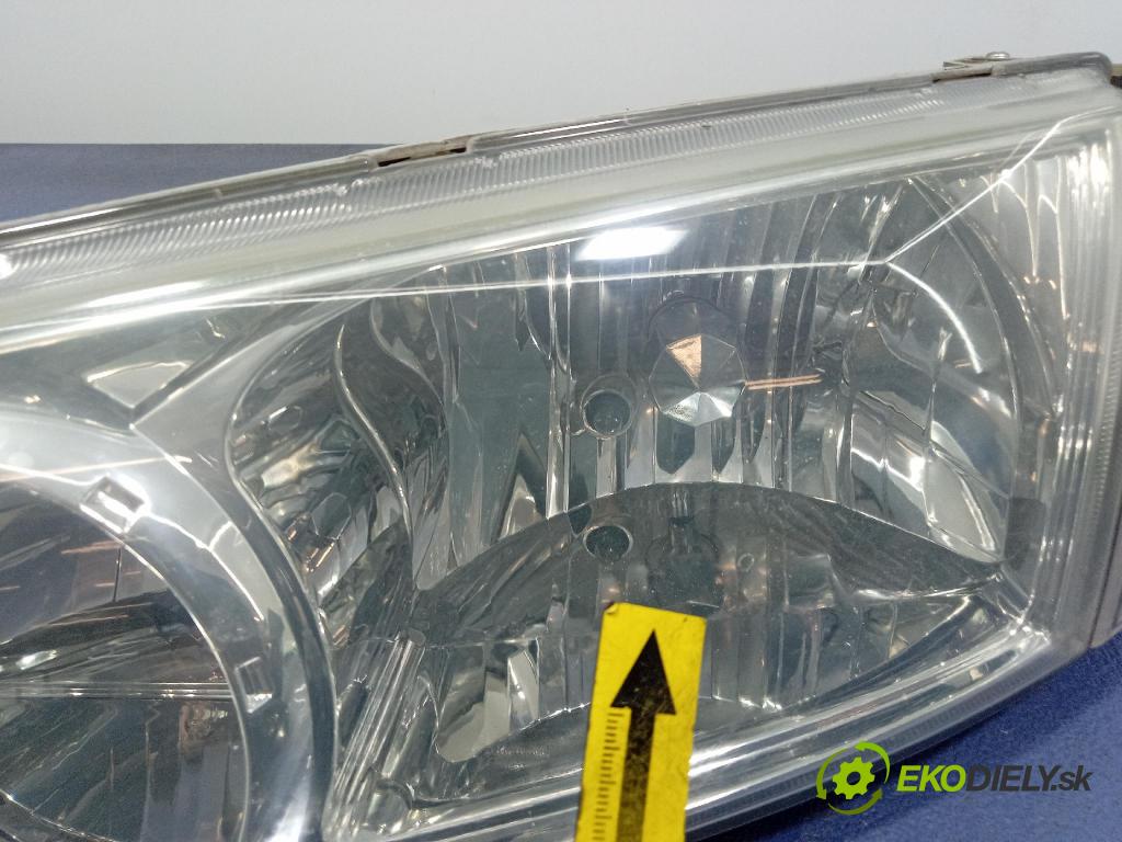 Hyundai H-1 2003 Reflektor: Vľavo: 92101-4A5XX