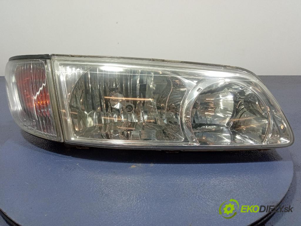Hyundai H-1 2003 Reflektor: v pravo: 92102-4A5XX
