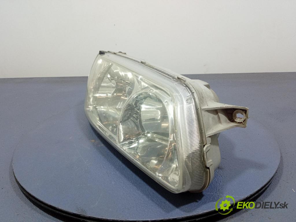 Hyundai H-1 2003 Reflektor: v pravo: 92102-4A5XX