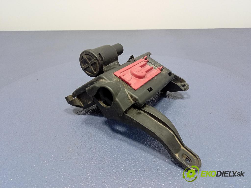 Audi A6 2021 instalace Elektrický: 4K0941823E