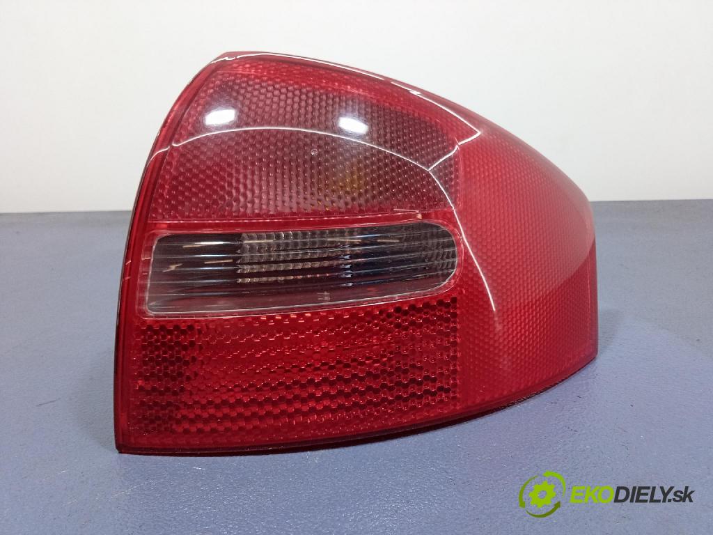 Audi A6 2003 svetlo / reflektor zad Prava: Vonkajsia: 4B5945096B