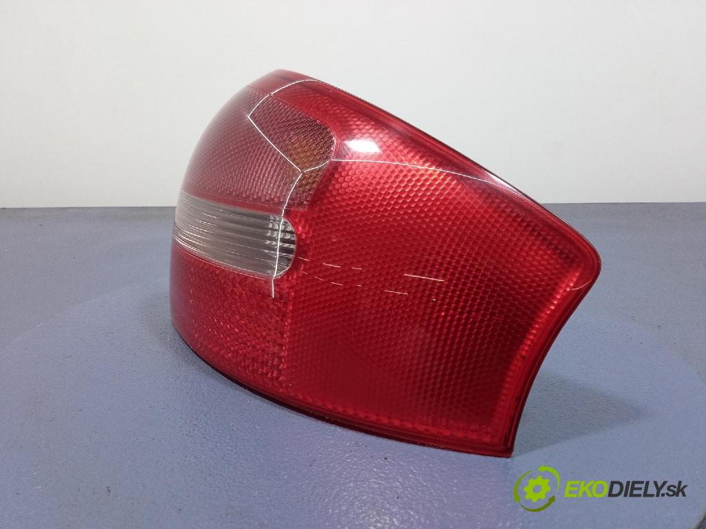 Audi A6 2003 svetlo / reflektor zad Prava: Vonkajsia: 4B5945096B
