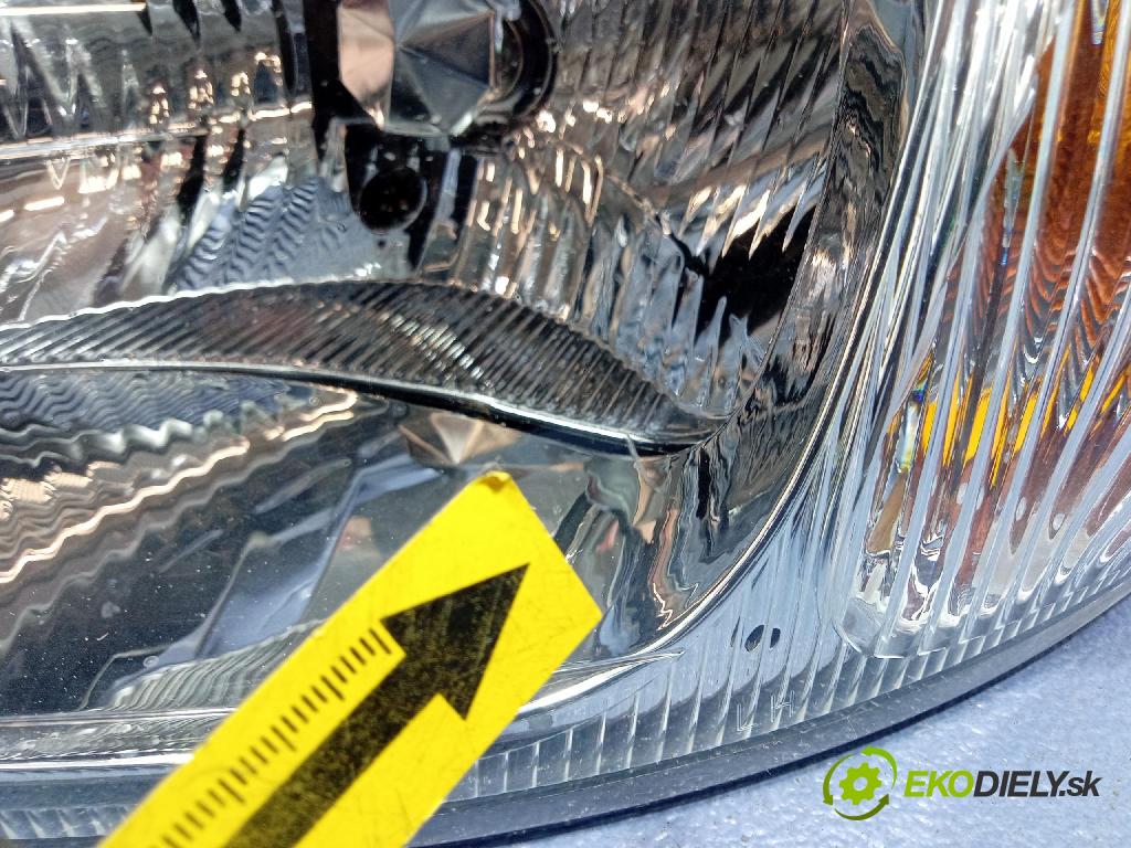 Ford Transit 2003 Reflektor: Vľavo: 431-1147L