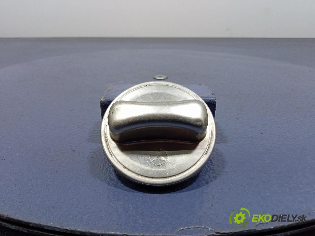 Mercedes E-klasa 1997 Klapka nádrže paliva 1244700005