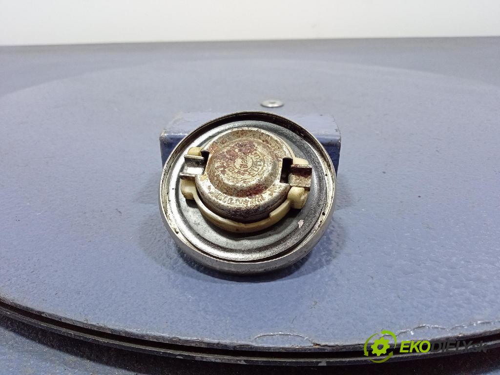 Mercedes E-klasa 1997 Klapka nádrže paliva 1244700005