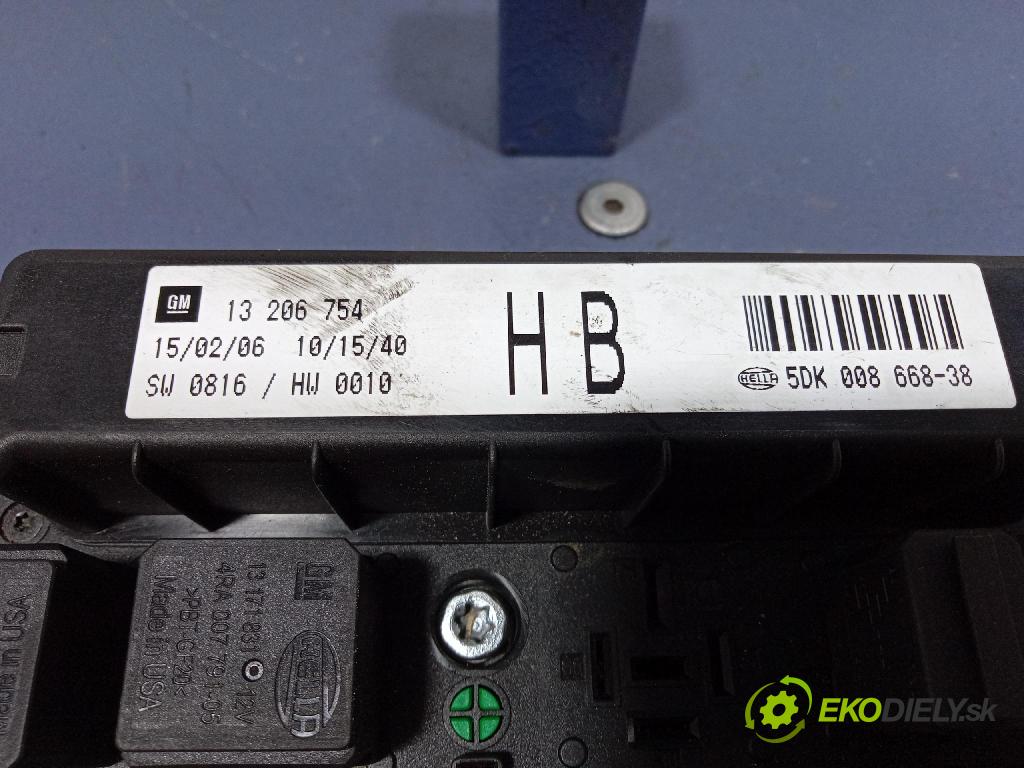 Opel Astra 2006 skrinka Poistky: 13206754