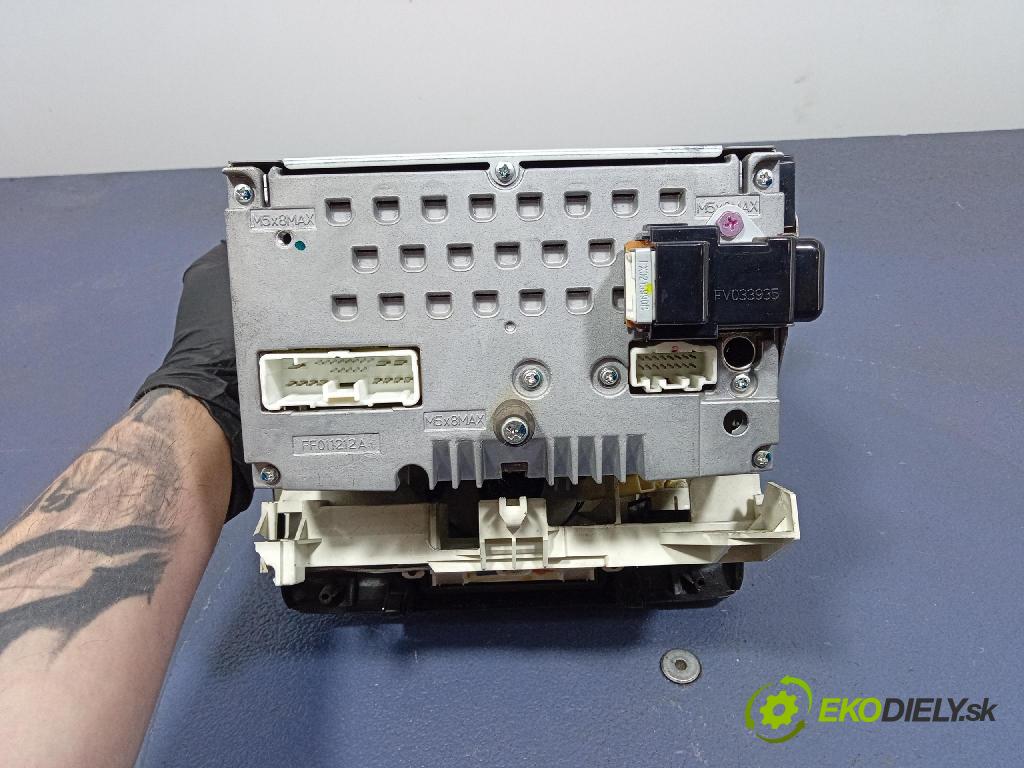 Mazda 2 2006 Radio I Navigace: 6M71-18K876-DA