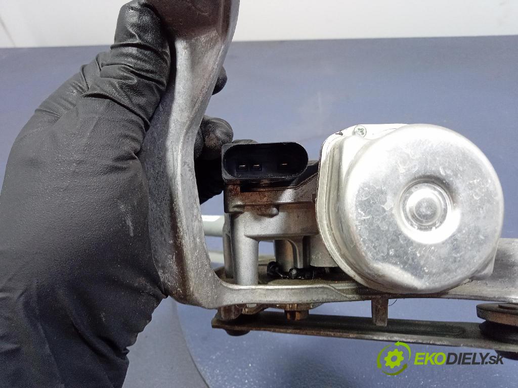 Audi A6 2021 mechanizmus motor: Stierače: Predné 4K1955023A