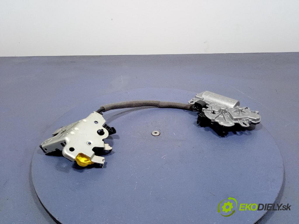 Audi A6 2021 zámek Klapky: kufr 4N0827887