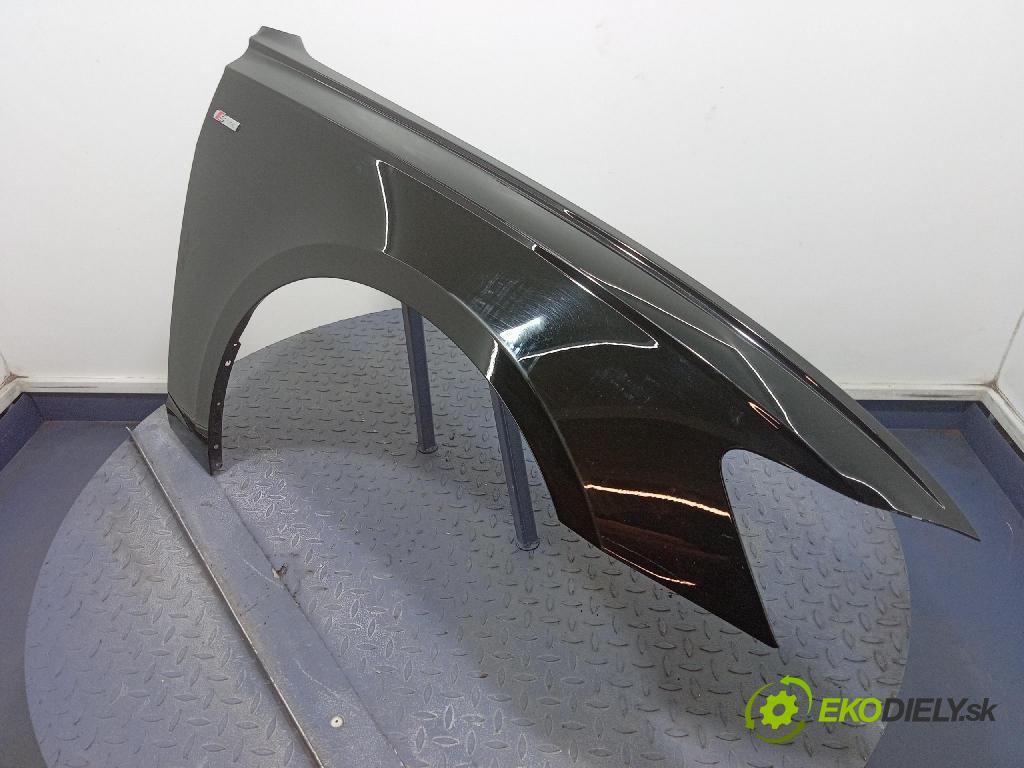 Audi A6 2021 blatník Predné v pravo: