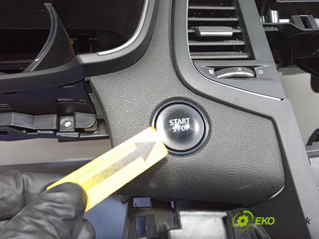 Renault Megane 2019 kokpit,pristrojová doska 681008393R