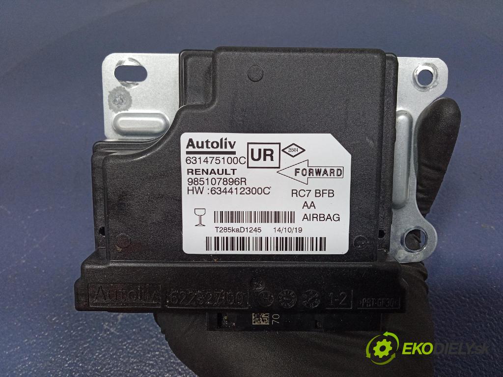 Renault Megane 2019 kokpit,pristrojová doska 681008393R