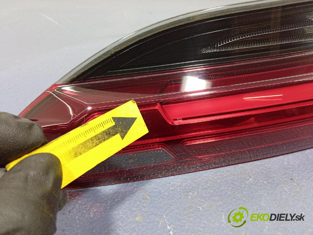 Bmw X4 2024 svetlo / reflektor zad Prava: Vnútri: 7433798