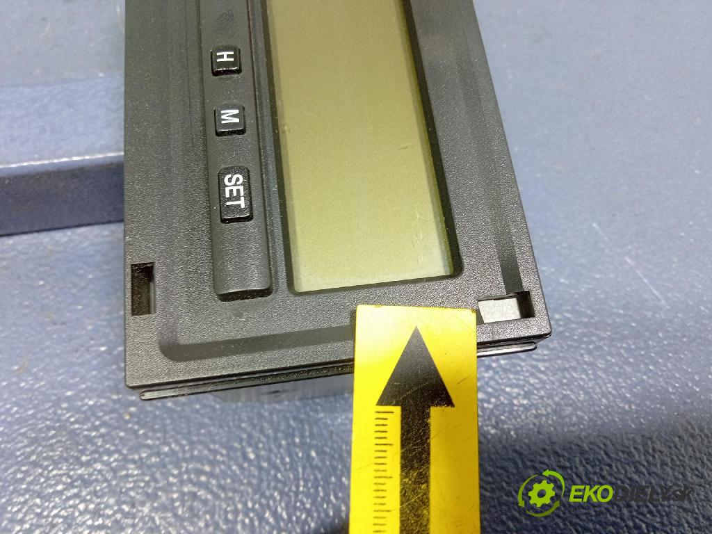 Mitsubishi Carisma 2000 displej Radio / GPS MR512889