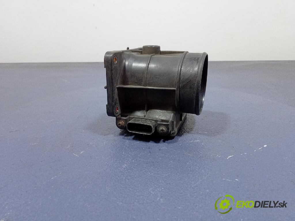 Mitsubishi Carisma 2000 váha vzduchu E5T08271