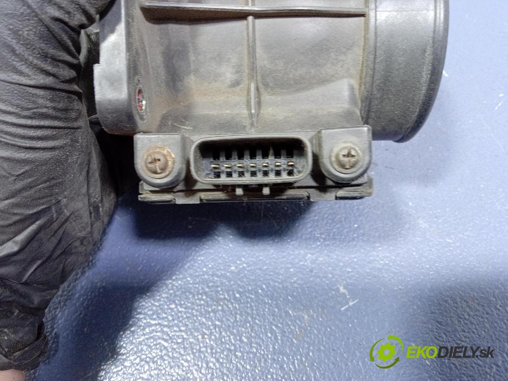 Mitsubishi Carisma 2000 váha vzduchu E5T08271