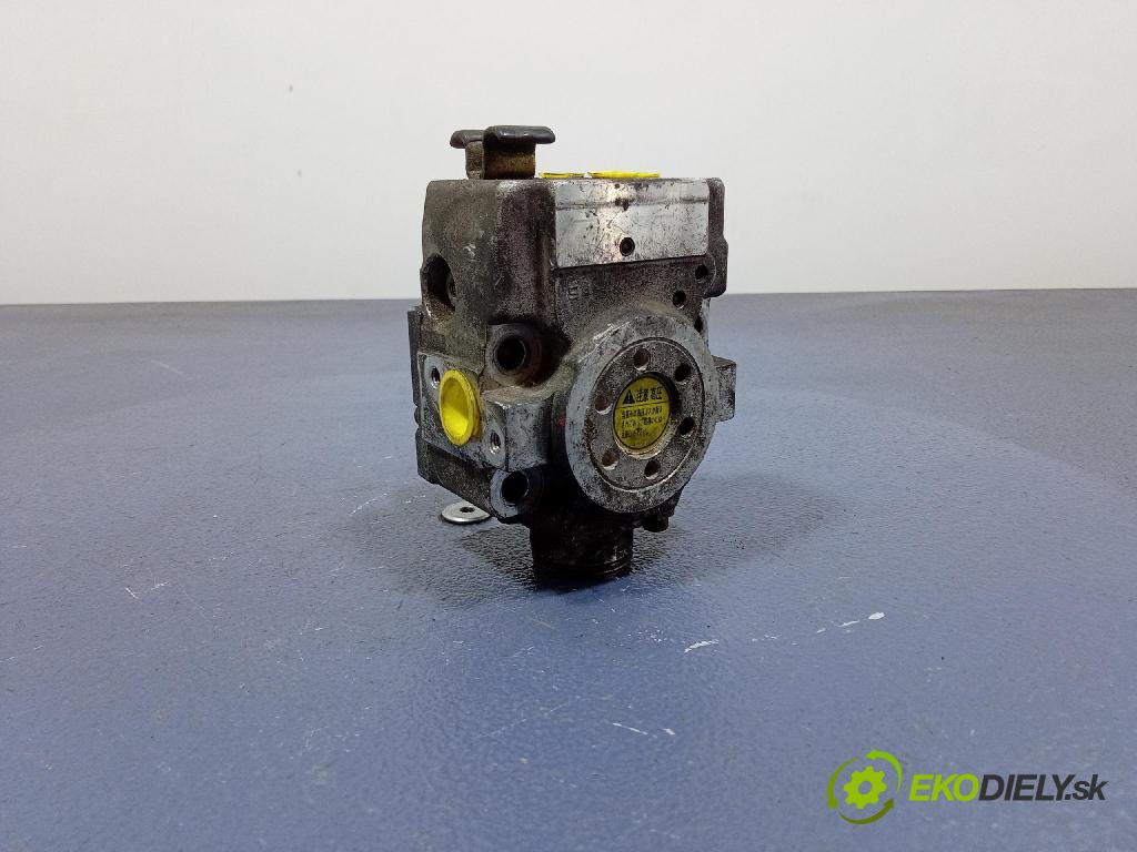 Mitsubishi Carisma 2000 čerpadlo Injekce: MD369885
