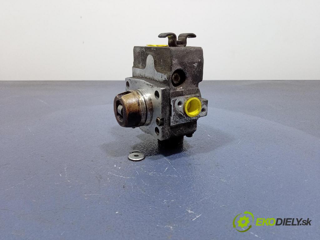 Mitsubishi Carisma 2000 čerpadlo Injekce: MD369885
