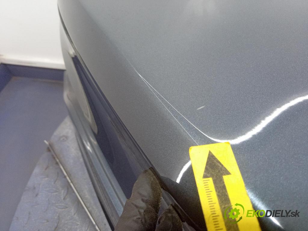 Renault Megane 2019 zadní dveře kufra: kufr