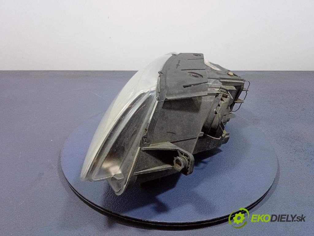 Vw Passat 2005 světlo v pravo: 3C0941752D