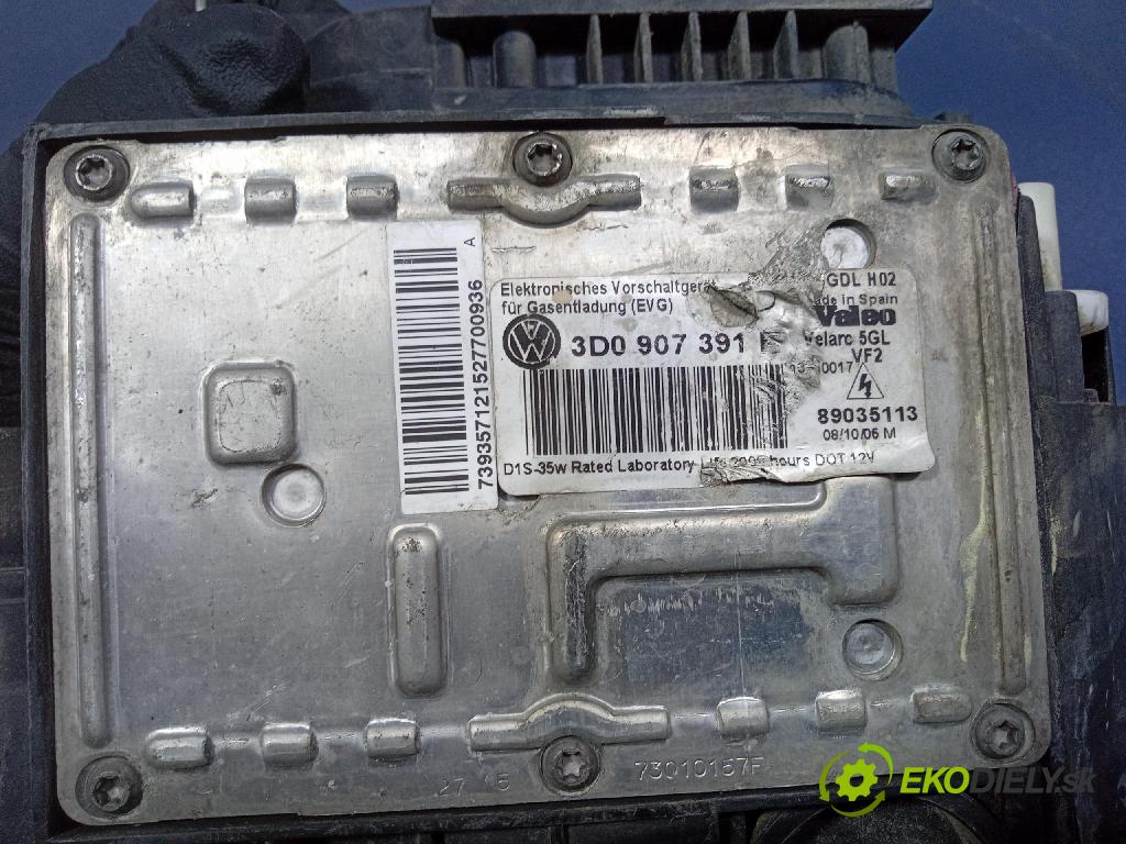 Vw Passat 2005 světlo v pravo: 3C0941752D