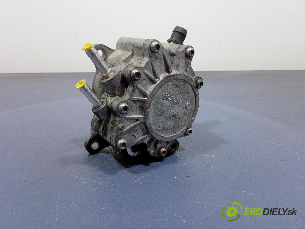 Vw Passat 2005 čerpadlo vakuová