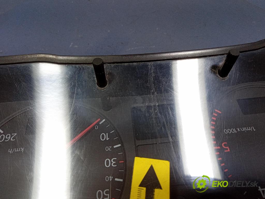 Audi A4 2000 Přístrojová deska 8D0920900R