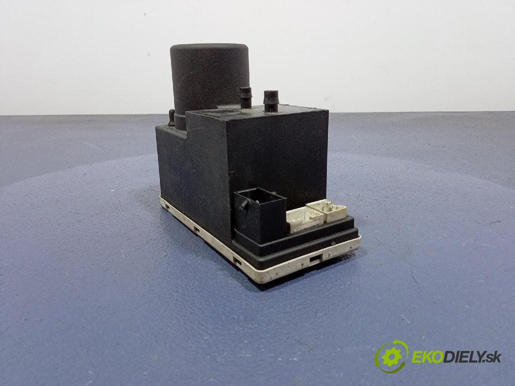 Audi A4 2000 čerpadlo Centrální Zámek 8L0862257D