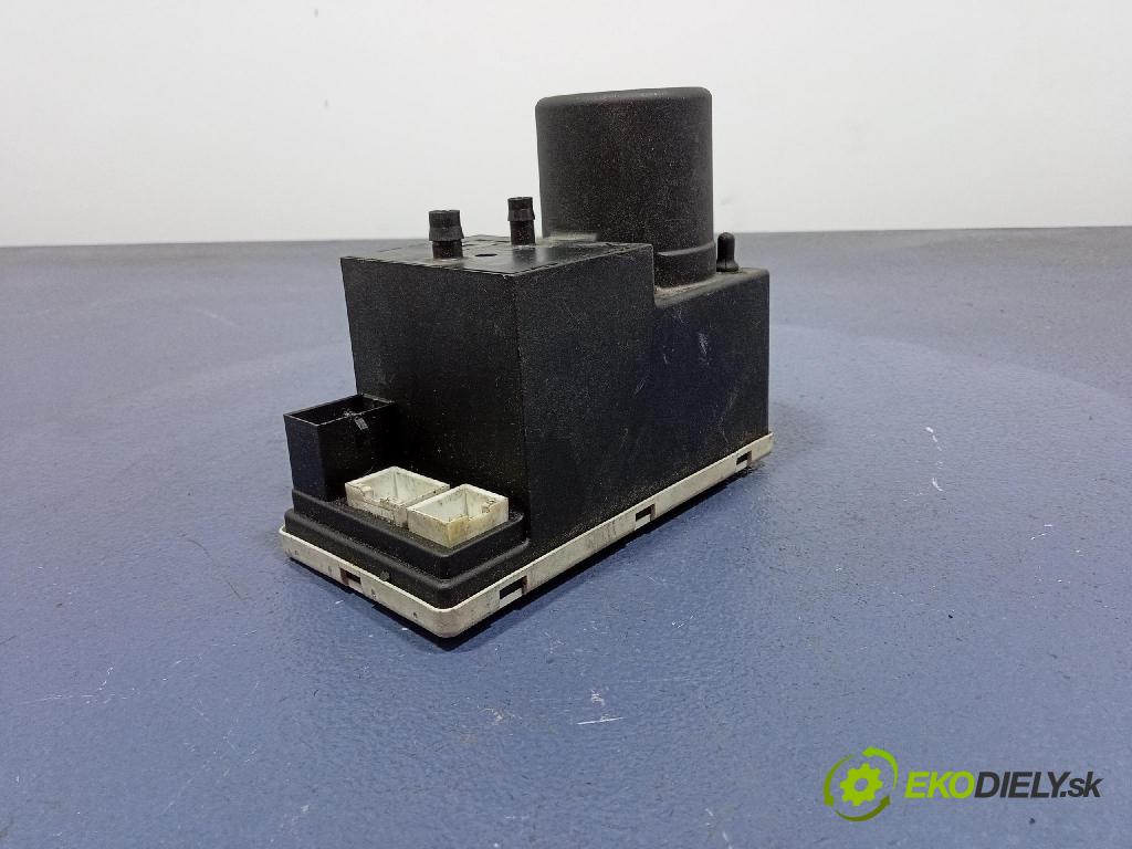 Audi A4 2000 čerpadlo Centrální Zámek 8L0862257D